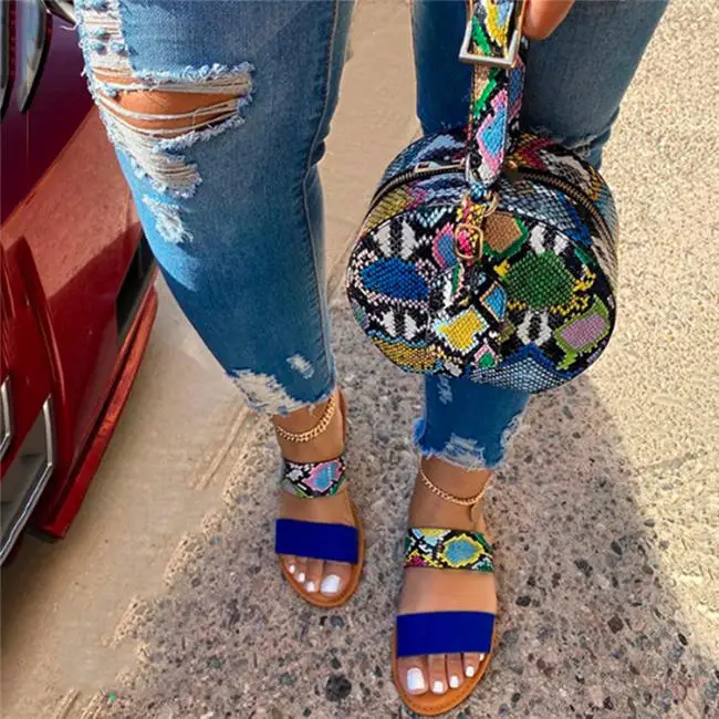New snakeskin design with printed cross-slung round bag for women's tote and flat sandals, Snake,snake purse
New snakeskin design with printed cross-slung round bag for women's tote and flat sandals, Snake,snake purse