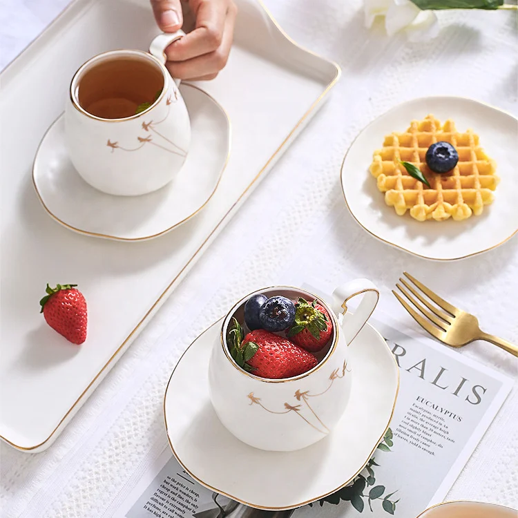 Factory Directly Sale Porcelain Coffee Sets 12pcs Tea Sets, White color
Factory Directly Sale Porcelain Coffee Sets 12pcs Tea Sets, White color