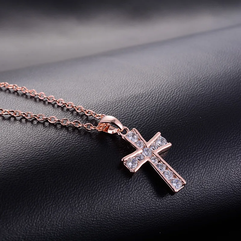 Personality temperament cross clavicle chain female plated 18K gold full diamond necklace female Europe and America
Personality temperament cross clavicle chain female plated 18K gold full diamond necklace female Europe and America