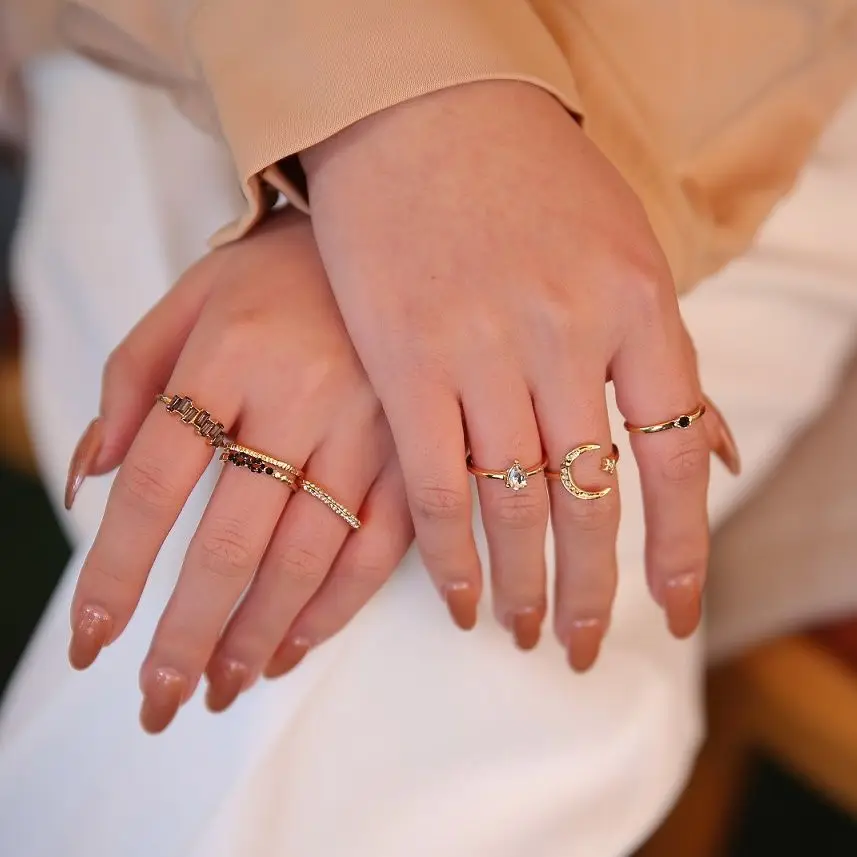 6PCS INS Fashion Design 18k Real Gold Plated Star Ring Set Irregular Crystal Rhinestone Band Rings
6PCS INS Fashion Design 18k Real Gold Plated Star Ring Set Irregular Crystal Rhinestone Band Rings