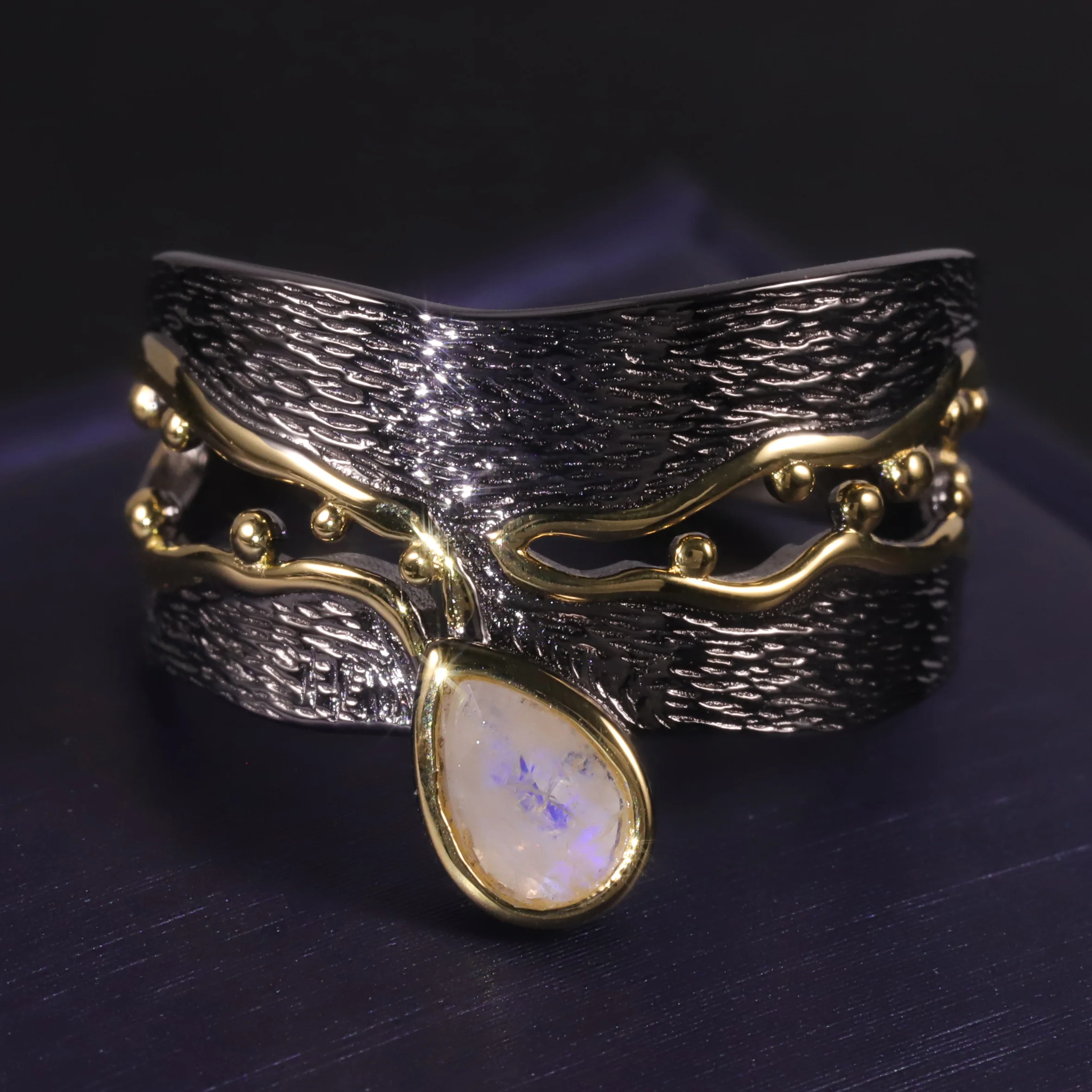 C7917 Wholesale Designer Collection Jewelry Vintage Black Gun Plated 925 Sterling Silver Natural Milky White Moonstone Ring
C7917 Wholesale Designer Collection Jewelry Vintage Black Gun Plated 925 Sterling Silver Natural Milky White Moonstone Ring