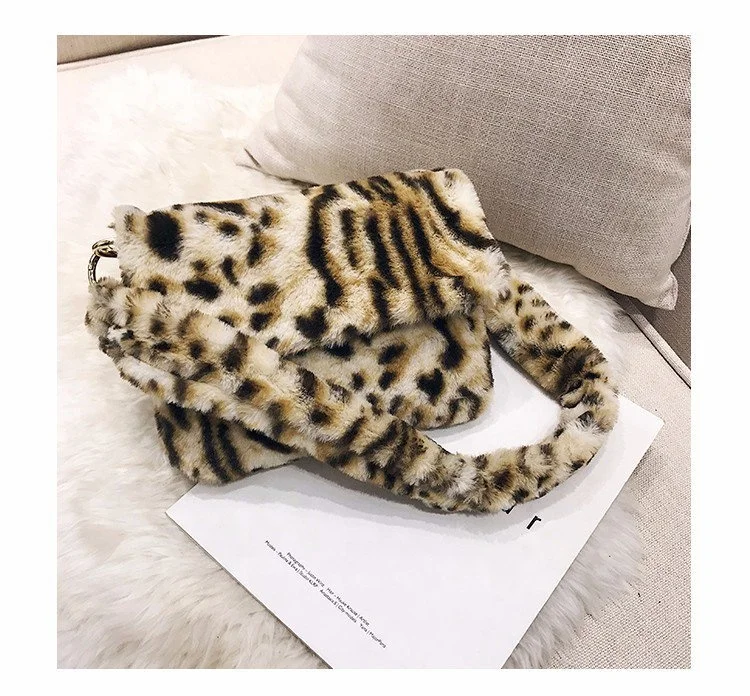 2020 factory New design Winter Bag for Women Soft Wool Lady Bag Korean Fashion Leopard Print Fur Bag Handbag for women purse
2020 factory New design Winter Bag for Women Soft Wool Lady Bag Korean Fashion Leopard Print Fur Bag Handbag for women purse