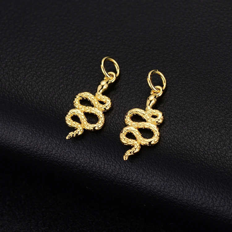 Women Jewelry Snake Designer Charms 14K Gold Plated Snake Pendant for Earring Bracelet Making
Women Jewelry Snake Designer Charms 14K Gold Plated Snake Pendant for Earring Bracelet Making