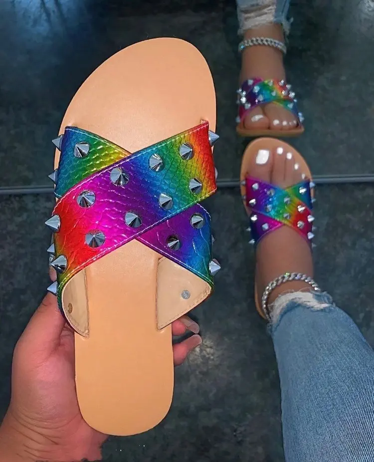 2021 New flat-bottom sexy rivet colorful slippers women large size outdoor wear beach cross sandals and slippers, Pictures
2021 New flat-bottom sexy rivet colorful slippers women large size outdoor wear beach cross sandals and slippers, Pictures