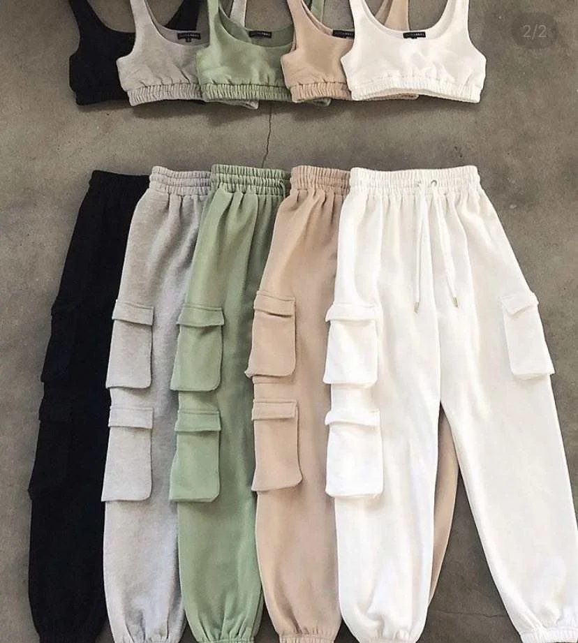 Custom logo knit two piece set women clothing jogger with pockets and crop top vest set, Available
Custom logo knit two piece set women clothing jogger with pockets and crop top vest set, Available