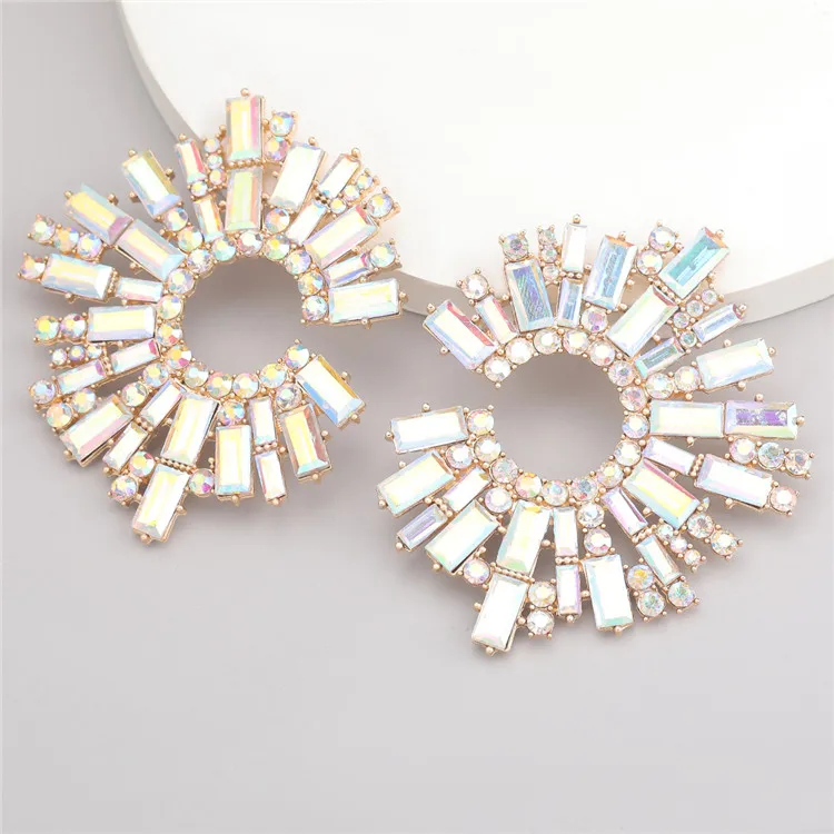 New Sunflower Alloy Diamond Rhinestone Glass Diamond Earrings Female Super Flash Fashion Party Earrings Jewelry 
New Sunflower Alloy Diamond Rhinestone Glass Diamond Earrings Female Super Flash Fashion Party Earrings Jewelry