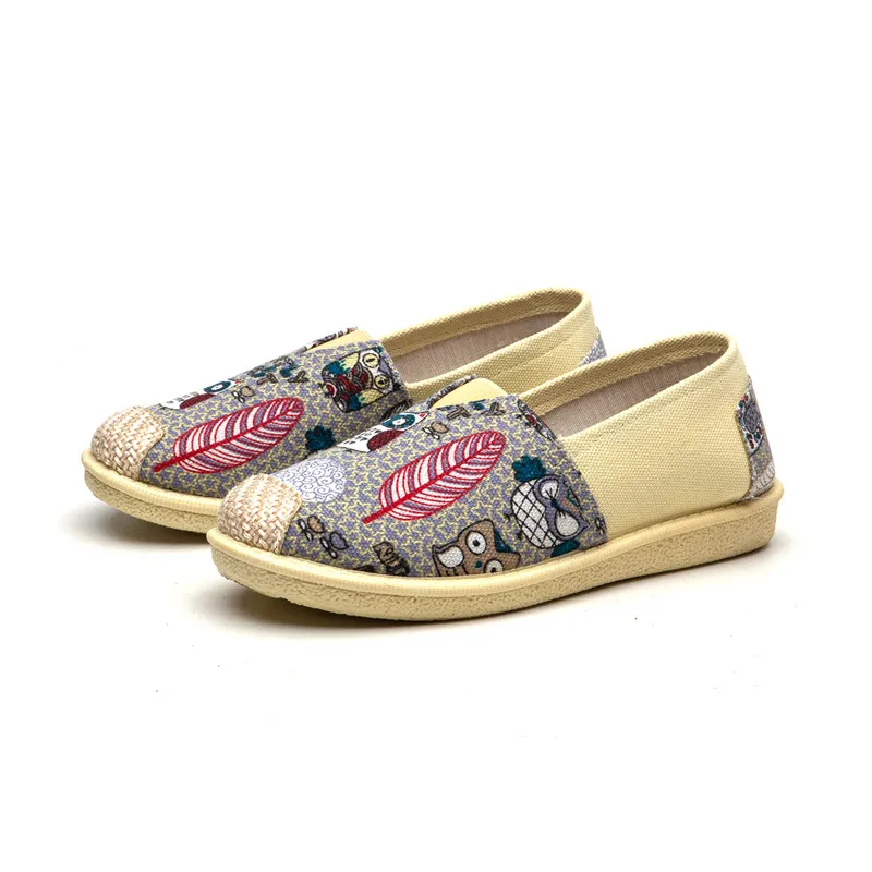 Chinese Elemental Stripe Old Beijing Cloth Shoes Women's Flat-soled Sneakers, Beige+grey+red+blue+pink+green+black+white
Chinese Elemental Stripe Old Beijing Cloth Shoes Women's Flat-soled Sneakers, Beige+grey+red+blue+pink+green+black+white