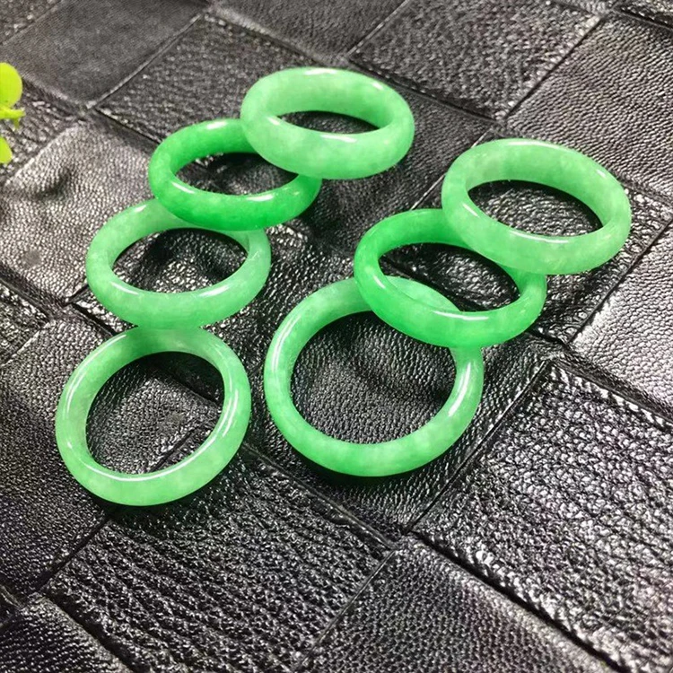 2021 Trend Style Cheap Green Jade Rings Natural Stone Jade Ring for Women And Men, Customized color
2021 Trend Style Cheap Green Jade Rings Natural Stone Jade Ring for Women And Men, Customized color