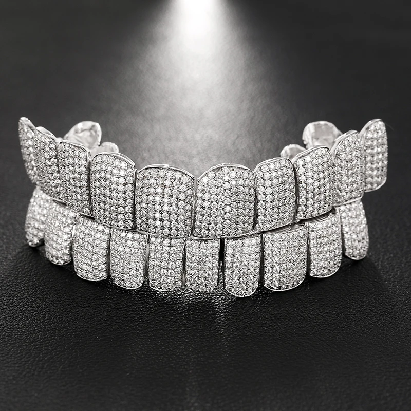 New Design Permanent Grillz Hip Hop Teeth Cover Moissanite Iced Out Gold Tooth Sterling Silver Teeth Silver Gold Punk Grillz
New Design Permanent Grillz Hip Hop Teeth Cover Moissanite Iced Out Gold Tooth Sterling Silver Teeth Silver Gold Punk Grillz
