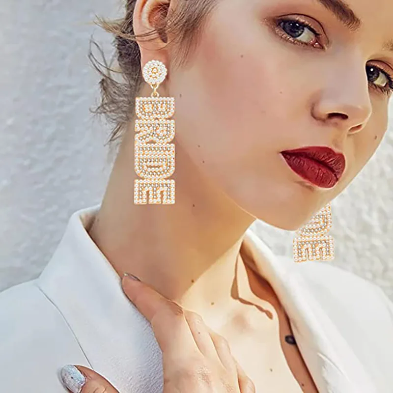5Colors Simple Women Jewelry Bridal Earrings Women's Versatile Color Pearl Diamond Letter BRIDE Long Tassel Earrings
5Colors Simple Women Jewelry Bridal Earrings Women's Versatile Color Pearl Diamond Letter BRIDE Long Tassel Earrings