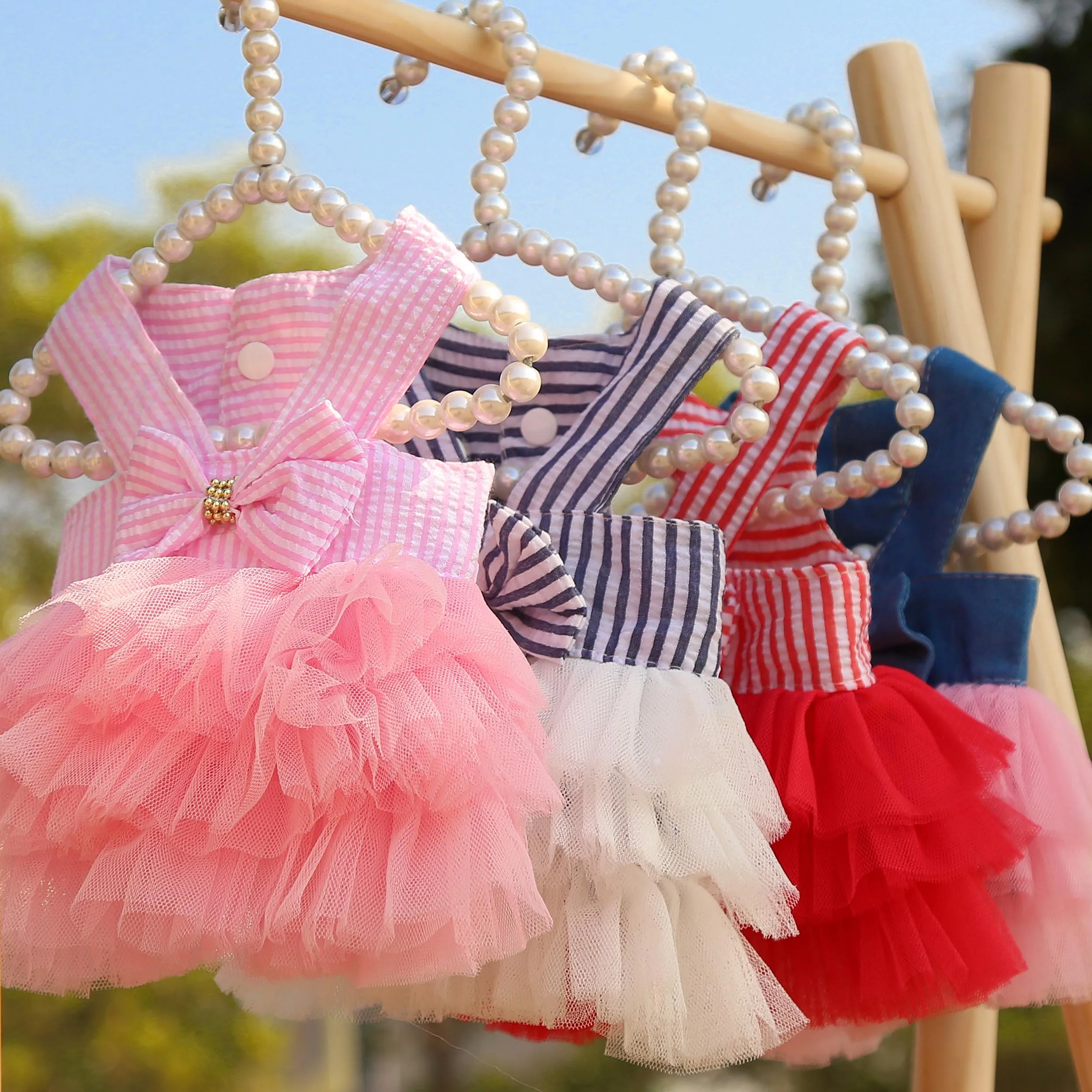 Design Dog Summer Dress luxury Shirt Dress Pets Outfits Clothes For Small Dog Party Dog Skirt Puppy Pet Costumer
Design Dog Summer Dress luxury Shirt Dress Pets Outfits Clothes For Small Dog Party Dog Skirt Puppy Pet Costumer