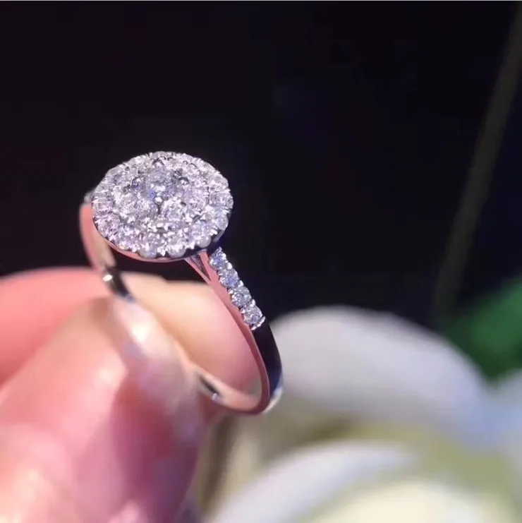 Wedding Jewelry Solid 18K Real Gold Simple Wedding Ring Women Diamond Cluster Female Engagement Wedding Ring in White Gold
Wedding Jewelry Solid 18K Real Gold Simple Wedding Ring Women Diamond Cluster Female Engagement Wedding Ring in White Gold