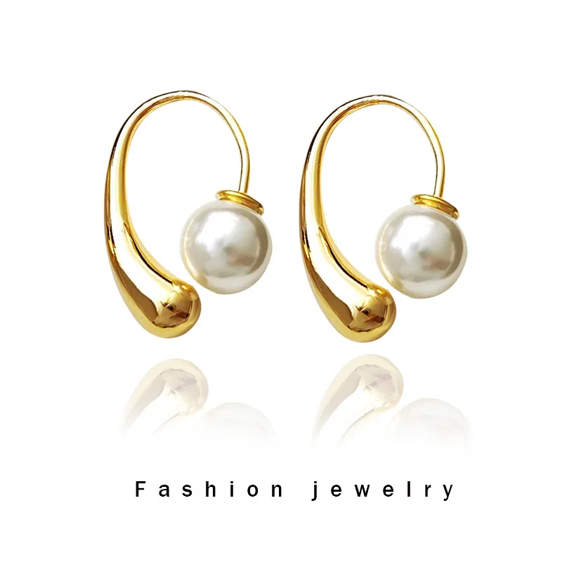 Vintage Elegant Pearl hoop Earrings Minimalist Geometric studs Short Earrings Women's earring charms for jewelry making
Vintage Elegant Pearl hoop Earrings Minimalist Geometric studs Short Earrings Women's earring charms for jewelry making