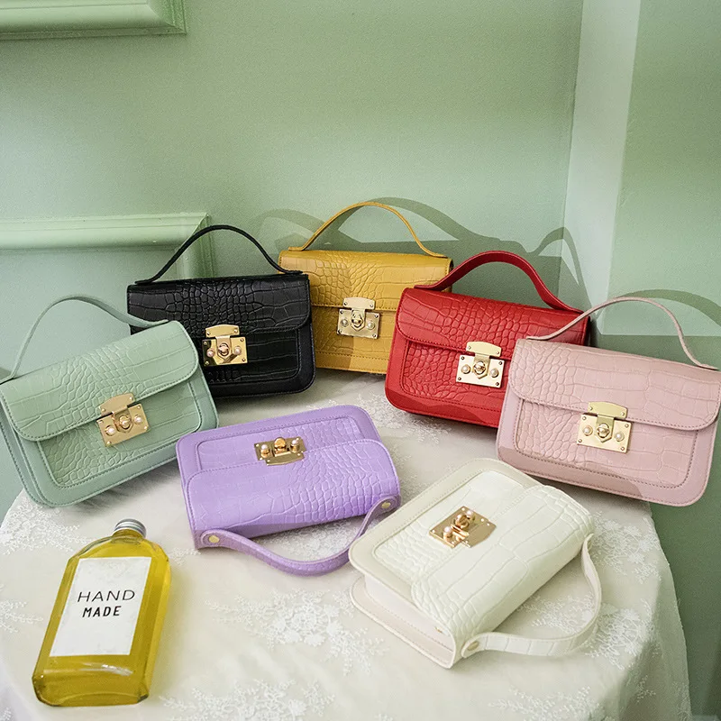 Easy matching chain crossbody bags designer purse famous brands women luxury handbags square purses, White,yellow,red,black,light green,violet,pink
Easy matching chain crossbody bags designer purse famous brands women luxury handbags square purses, White,yellow,red,black,light green,violet,pink