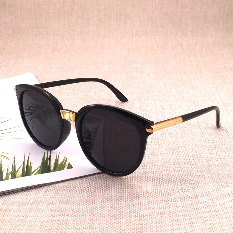 Classic Round Vintage Sunglasses Women Fashion Brand Design Mirror Sun Glasses Female Shades Retro Gafas Oculos De Sol UV400
Classic Round Vintage Sunglasses Women Fashion Brand Design Mirror Sun Glasses Female Shades Retro Gafas Oculos De Sol UV400