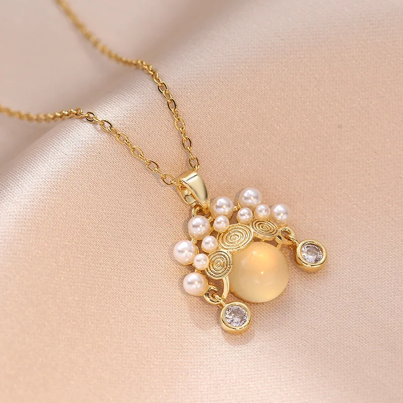 Vintage Titanium Steel Peking Opera Face Diamond Crystal Pearl Stainless Steel Necklace
Vintage Titanium Steel Peking Opera Face Diamond Crystal Pearl Stainless Steel Necklace