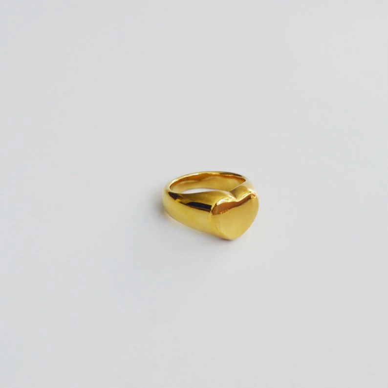 2020 Trending 18K Gold Plated Minimalist Style Stainless Steel Jewelry Wide Band Ring Stackable Heart Shaped Singet Ring, Silver,gold,rose gold custom
2020 Trending 18K Gold Plated Minimalist Style Stainless Steel Jewelry Wide Band Ring Stackable Heart Shaped Singet Ring, Silver,gold,rose gold custom