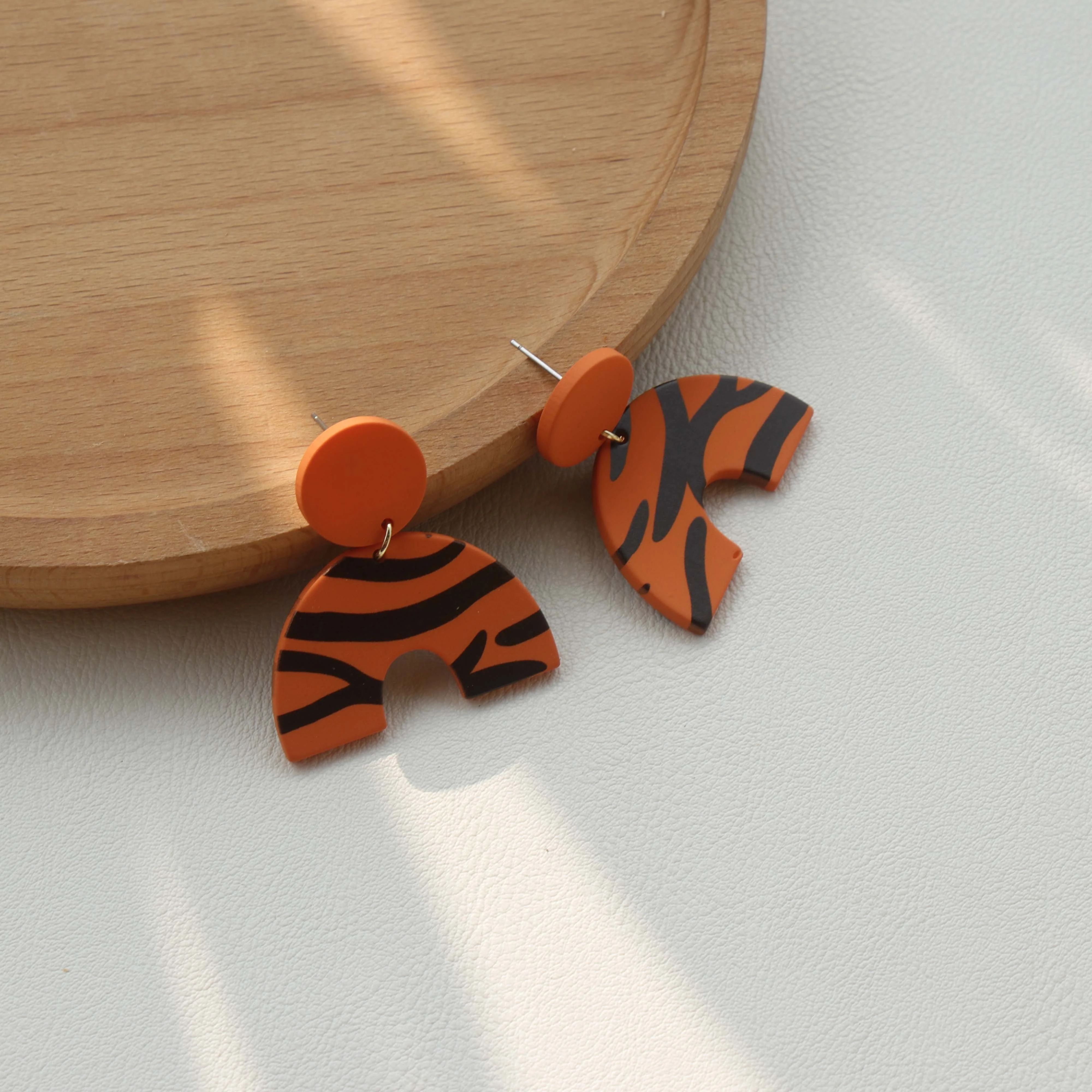 JUHU 2021 Jewelry Acrylic Earring Stud clay Texture arch Cute Resin Romantic For Girl Trendy Earring earings for women 2021, Colorful
JUHU 2021 Jewelry Acrylic Earring Stud clay Texture arch Cute Resin Romantic For Girl Trendy Earring earings for women 2021, Colorful