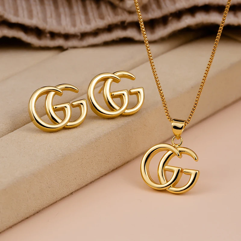 Necklace custom designer Mini fashion Mini personalized letter Charm Jewelry Necklace Pendant
Necklace custom designer Mini fashion Mini personalized letter Charm Jewelry Necklace Pendant