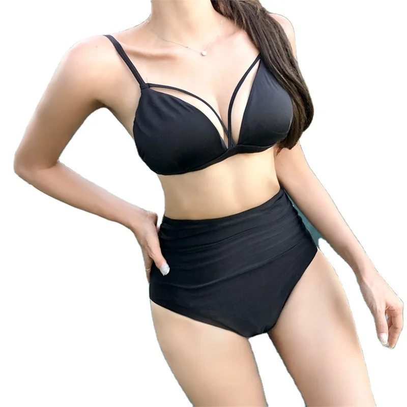 2020 ladies new Japan and South Korea two-piece bikini chest line black sexy bikini beach vacation swimsuit
2020 ladies new Japan and South Korea two-piece bikini chest line black sexy bikini beach vacation swimsuit
