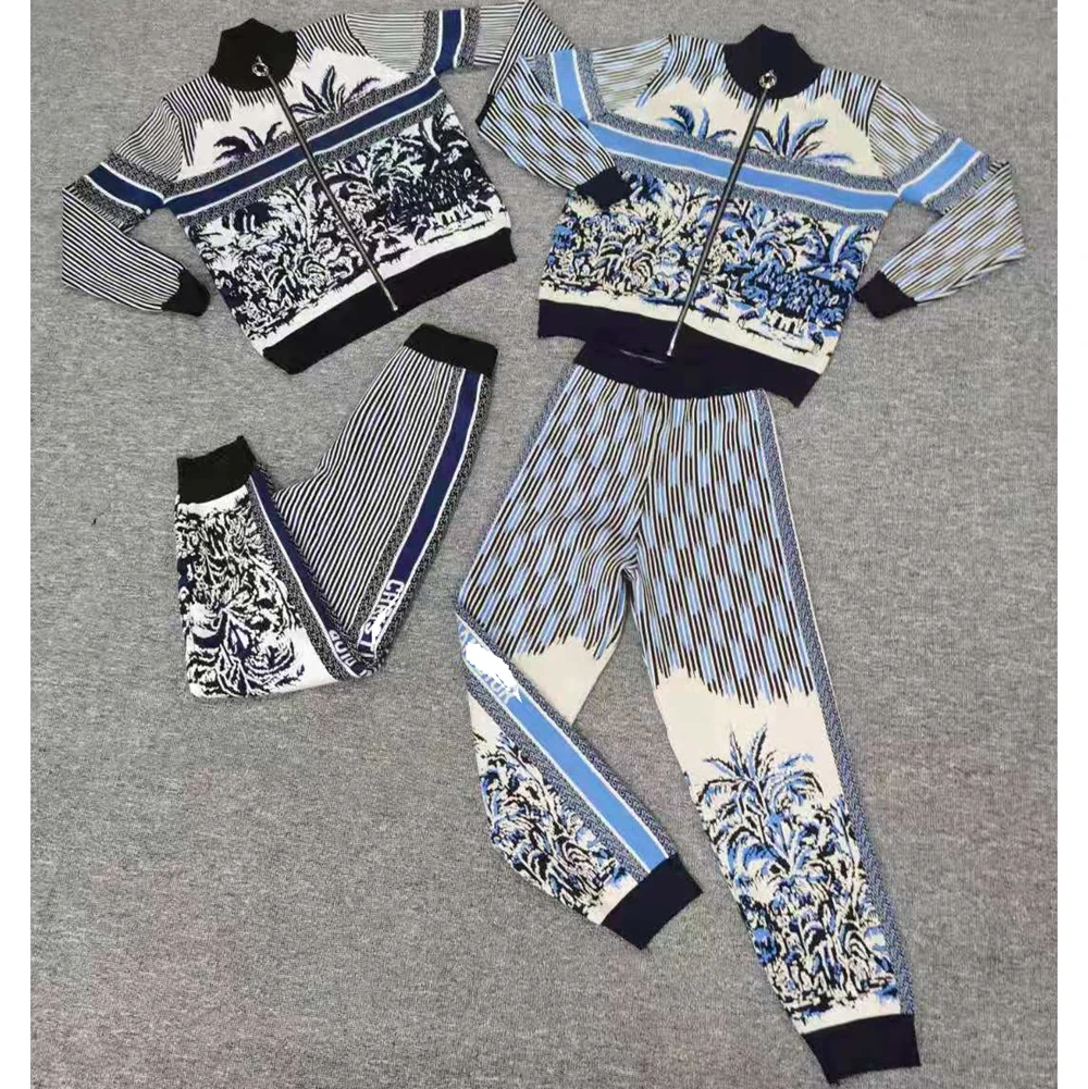 Heavy Industry Coconut Jacquard graphic matching two piece sweater wholesale women Track suit jogging training wear suits
Heavy Industry Coconut Jacquard graphic matching two piece sweater wholesale women Track suit jogging training wear suits