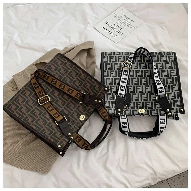 ST-0391 The New Tide Fashion One Shoulder Inclined Shoulder Bag Joker Leisure Trendy Ladies Big Handbag Women, Multi color
ST-0391 The New Tide Fashion One Shoulder Inclined Shoulder Bag Joker Leisure Trendy Ladies Big Handbag Women, Multi color