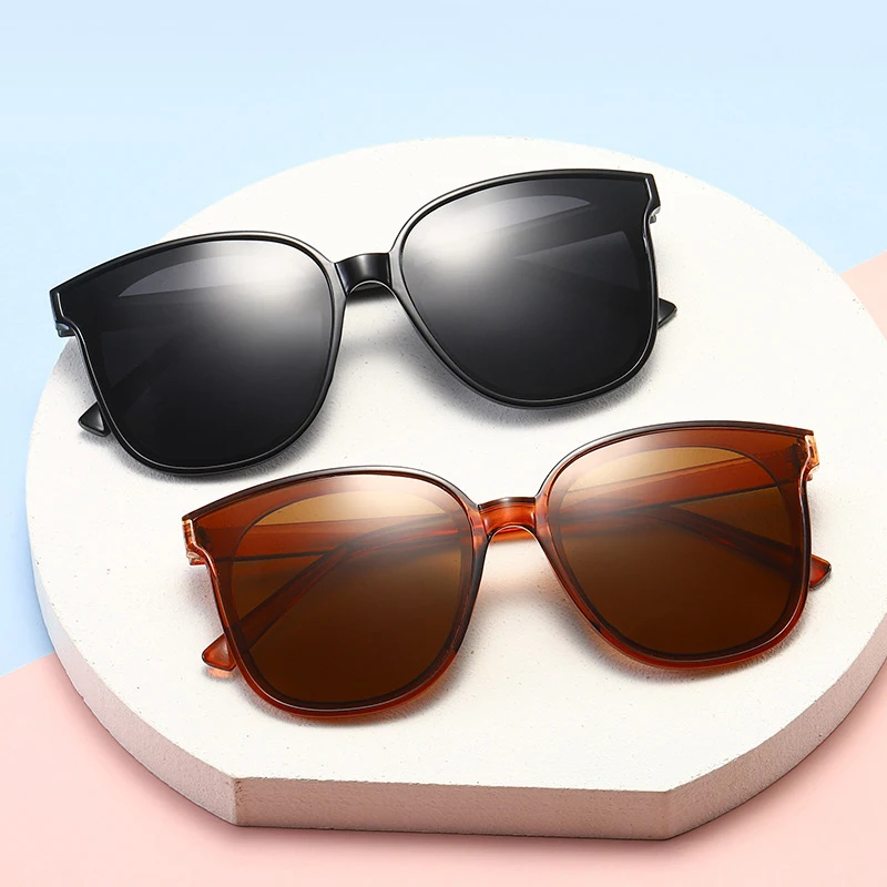 UV400 PC Frame Big Oversize Cat Eye Fashion Summer Beach Women Sunglasses, Customized
UV400 PC Frame Big Oversize Cat Eye Fashion Summer Beach Women Sunglasses, Customized