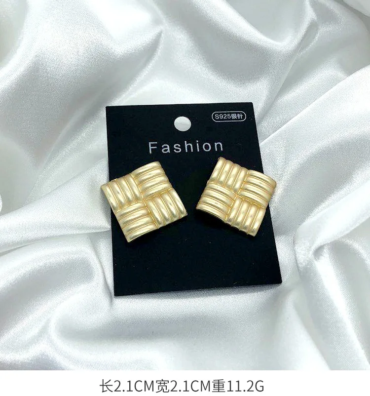 JUHU New simple retro matte earrings golden geometric earrings metal alloy jewelry wholesale for women, Gold
JUHU New simple retro matte earrings golden geometric earrings metal alloy jewelry wholesale for women, Gold