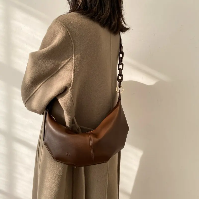 2021 Wholesale Trendy Women Soft PU Leather Handbags High Quality Vintage Crossbody Bags Solid Chains Shoulder Bags
2021 Wholesale Trendy Women Soft PU Leather Handbags High Quality Vintage Crossbody Bags Solid Chains Shoulder Bags