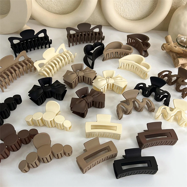 2021 Women's Hair Accessories Brown Hairgrips Hollow Hair clip Irregular Acrylic Matte Frosted Hair claw
2021 Women's Hair Accessories Brown Hairgrips Hollow Hair clip Irregular Acrylic Matte Frosted Hair claw