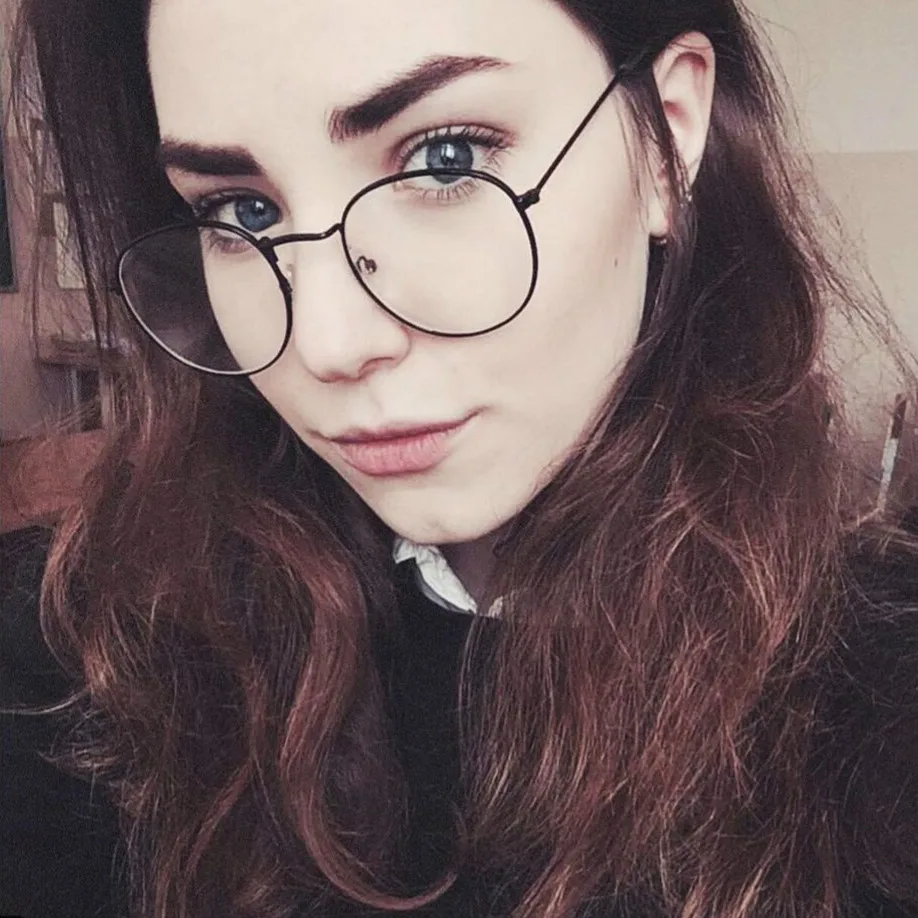 Fahion New Designer Woman Glasses Optical Frames Metal Round Glasses Frame Clear lens Black Silver Gold Eyeglass
Fahion New Designer Woman Glasses Optical Frames Metal Round Glasses Frame Clear lens Black Silver Gold Eyeglass