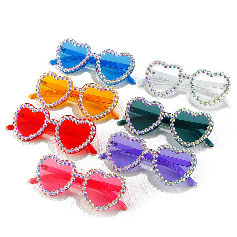 One-Piece heart shape frame sunglasses for women luxury diamond Bling sun glasses vintage rimless ladies glasses shades
One-Piece heart shape frame sunglasses for women luxury diamond Bling sun glasses vintage rimless ladies glasses shades