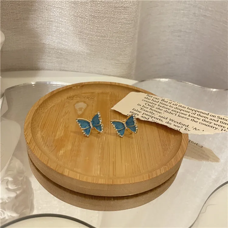Vershal A762 Elegant Gold Plated Delicate Rhinestone Cute Oil Drop Butterfly Stud Earrings For Women
Vershal A762 Elegant Gold Plated Delicate Rhinestone Cute Oil Drop Butterfly Stud Earrings For Women