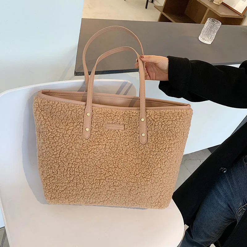 Autumn Winter Wool Ladies Underarm Bags sac a main cabas Fur Casual Tote Luxury Plush Hand Bags Women Handbags for Women
Autumn Winter Wool Ladies Underarm Bags sac a main cabas Fur Casual Tote Luxury Plush Hand Bags Women Handbags for Women