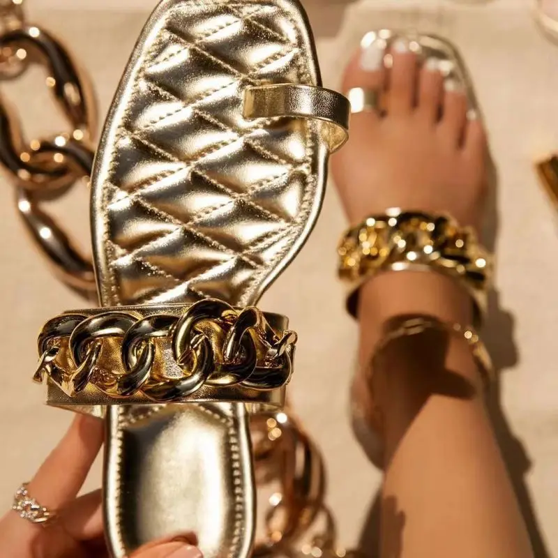 2021 New Shoes Fashion Fong head toes metal chain slippers casual ladies daily outdoor slippers Directly wear plus size, Picture colors
2021 New Shoes Fashion Fong head toes metal chain slippers casual ladies daily outdoor slippers Directly wear plus size, Picture colors