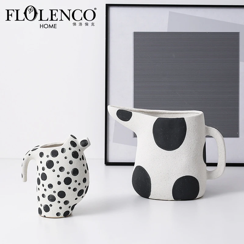 2021 New Arrival Luxury Small Creative Black And White Spots Cup Shape Ceramic Flower Vases For Home Decor, White and black
2021 New Arrival Luxury Small Creative Black And White Spots Cup Shape Ceramic Flower Vases For Home Decor, White and black