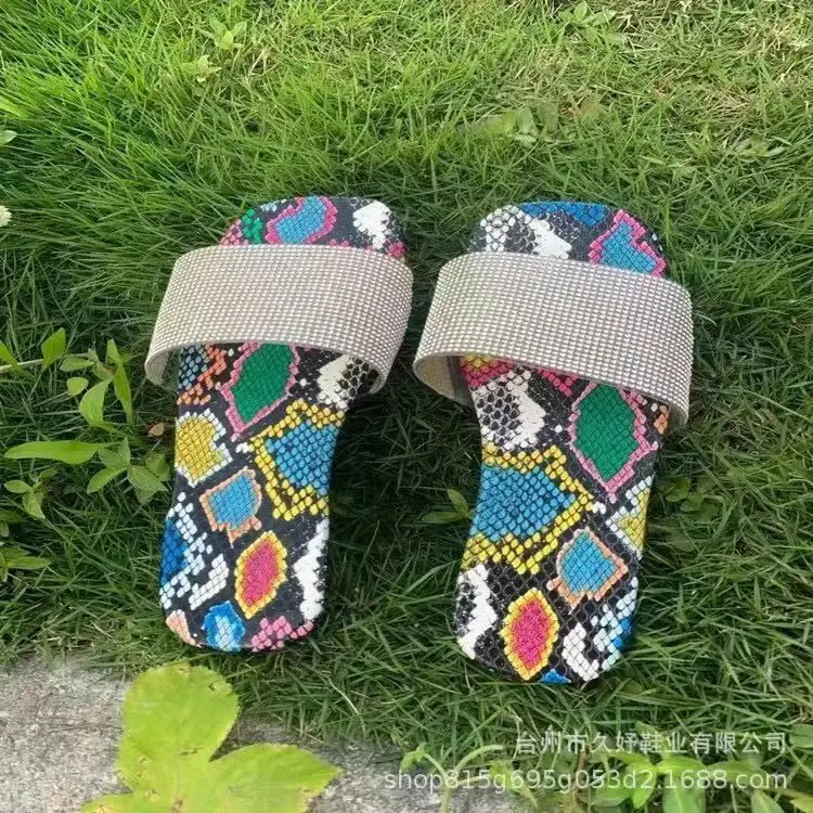 2021 new arrivals shoes fashion snake-print rhinestone flat square toe ladies outdoor beach slippers direct wear, Picture colors
2021 new arrivals shoes fashion snake-print rhinestone flat square toe ladies outdoor beach slippers direct wear, Picture colors
