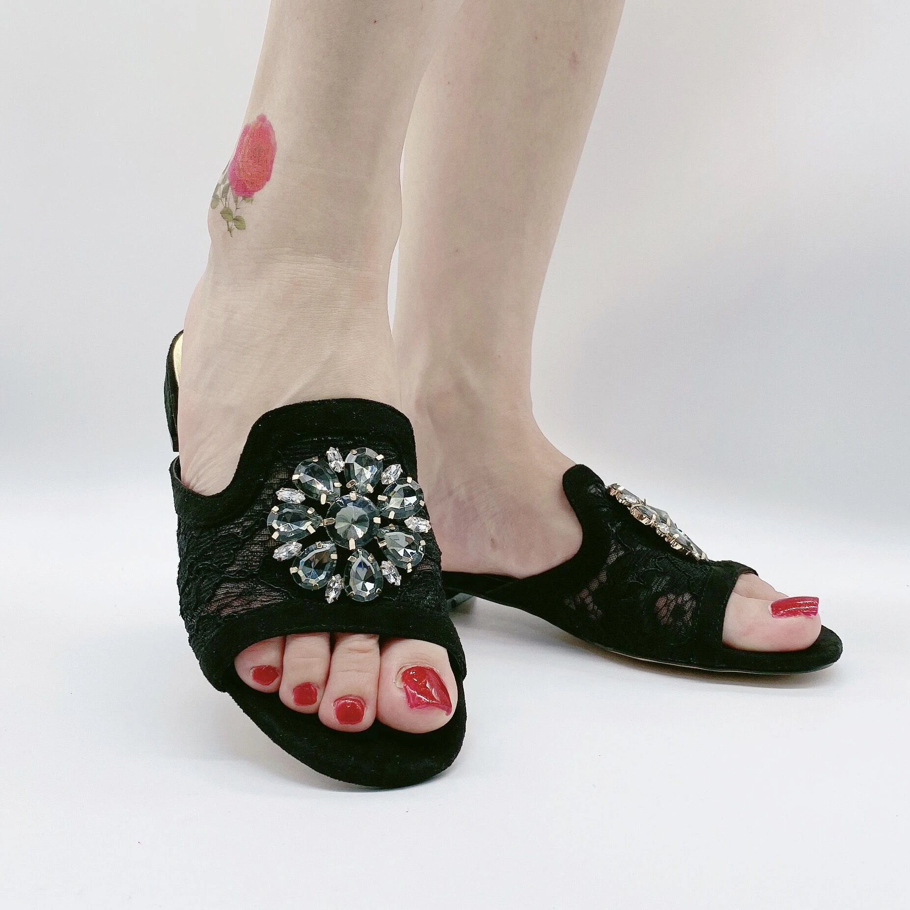 Lace Diamond Jewelry Pendant Flat Shoes for Women African Negeria Party Wedding Outdoor Flat Slippers Cheap Woman Flats Sandals
Lace Diamond Jewelry Pendant Flat Shoes for Women African Negeria Party Wedding Outdoor Flat Slippers Cheap Woman Flats Sandals