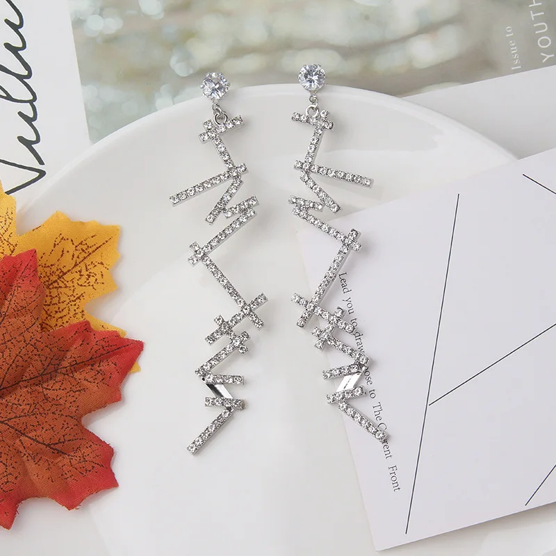 2021 Sailing Fashion Irregular Geometric Retro Temperament Long Irregular Geometric Crystal Drop Earrings
2021 Sailing Fashion Irregular Geometric Retro Temperament Long Irregular Geometric Crystal Drop Earrings