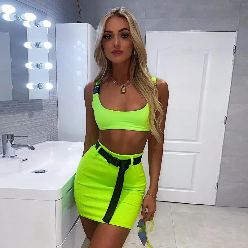 European and American Women's 2021 Spring New Sexy Schoolbag Buckle Small Vest Short Skirt Suit, Green
European and American Women's 2021 Spring New Sexy Schoolbag Buckle Small Vest Short Skirt Suit, Green