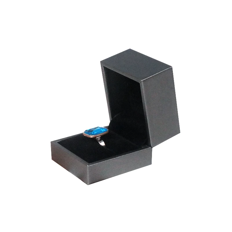 Luxury Small Regular Custom Logo Plastic Gray PU Leather Jewelry Ring Box Packaging Jewelry Gift Box
Luxury Small Regular Custom Logo Plastic Gray PU Leather Jewelry Ring Box Packaging Jewelry Gift Box