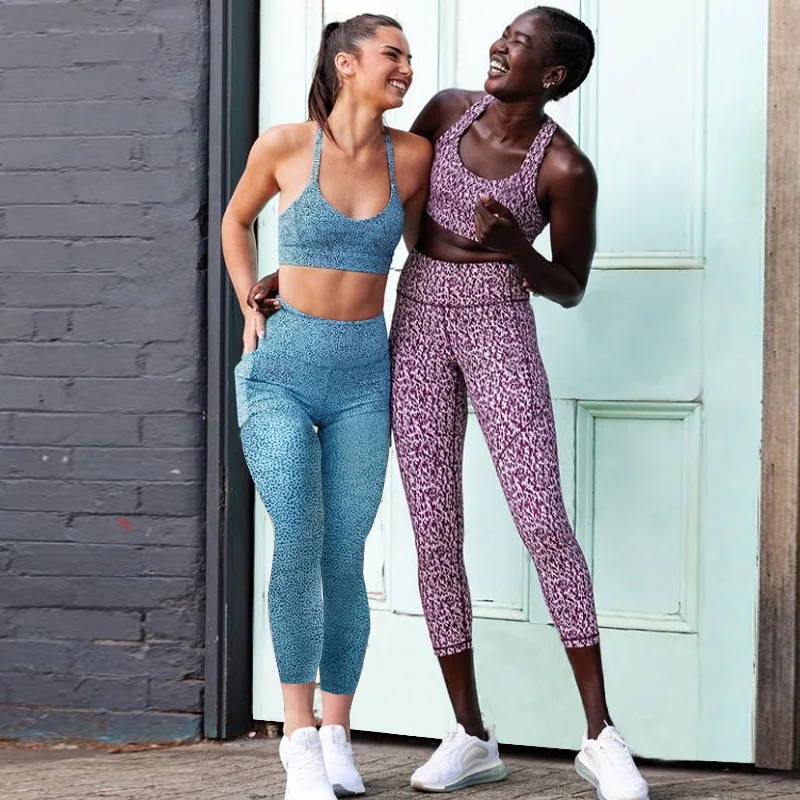 2021 Print Pocket Open Back Yoga Suit Women's Sports Fitness Suit Outdoor Leisure Running Gym Workout Activewear Running Top Set
2021 Print Pocket Open Back Yoga Suit Women's Sports Fitness Suit Outdoor Leisure Running Gym Workout Activewear Running Top Set