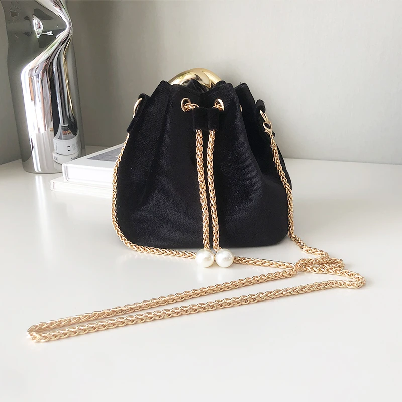 Fashion Mini Bags Women Handbags Ladies Bucket Velvet Bags Women's Messenger Bucket Bag Velvet Shoulder Purse For Girls, Black /red
Fashion Mini Bags Women Handbags Ladies Bucket Velvet Bags Women's Messenger Bucket Bag Velvet Shoulder Purse For Girls, Black /red