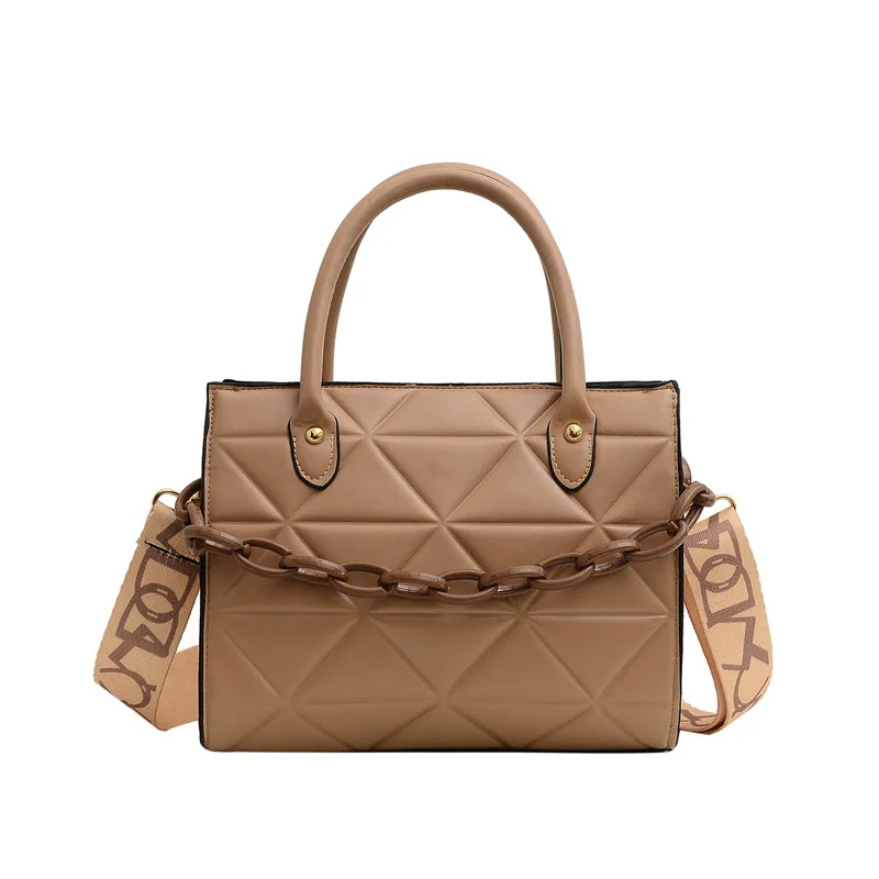 Street fashion and Chain and luxury and Solid color style PU material young women's handbag Messenger bag Tote bag Shoulder Bag
Street fashion and Chain and luxury and Solid color style PU material young women's handbag Messenger bag Tote bag Shoulder Bag