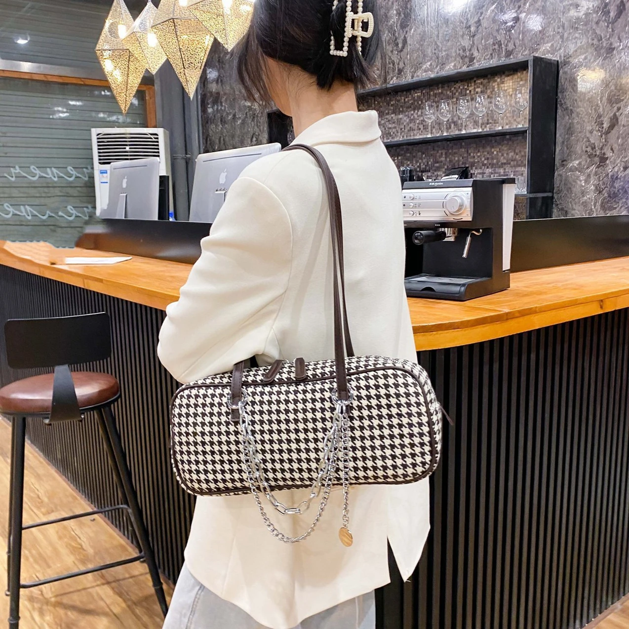 XP1178 Underarm bag plaid Boston shoulder bag diagonal large capacity pillow bag 
XP1178 Underarm bag plaid Boston shoulder bag diagonal large capacity pillow bag