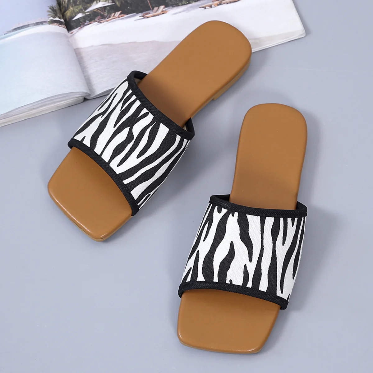 Wholesale hot sale animal pattern women's sandals 2021 outdoor flat slippers women, Picture
Wholesale hot sale animal pattern women's sandals 2021 outdoor flat slippers women, Picture