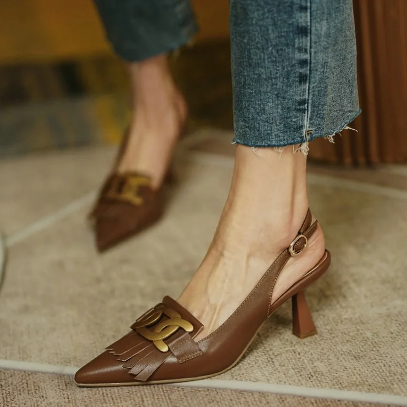 2022 New Fashion Women Chain Sandals Slingbacks Pointed Toe Med Heels Slip On Casual Shoes
2022 New Fashion Women Chain Sandals Slingbacks Pointed Toe Med Heels Slip On Casual Shoes