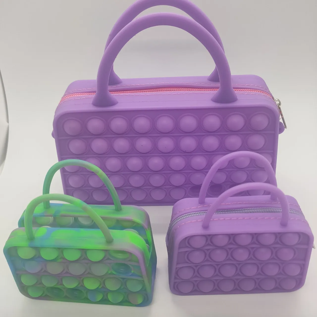 Wholesale Cute Gift Fitget Toy Silicone Push Bubble Pop it Mini Coin Purse Hand Bag Mini kids designers purses handbag, 5 colors
Wholesale Cute Gift Fitget Toy Silicone Push Bubble Pop it Mini Coin Purse Hand Bag Mini kids designers purses handbag, 5 colors