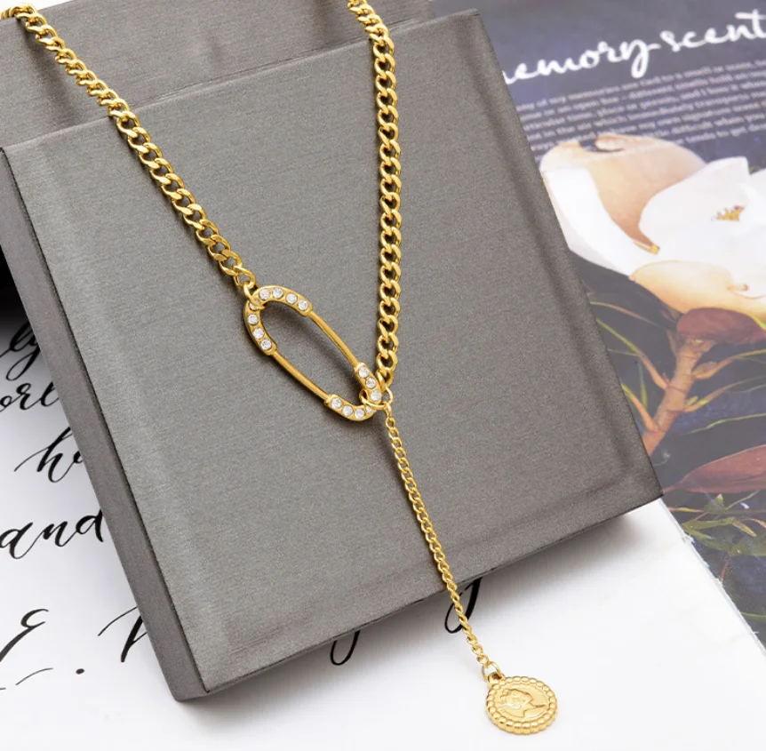 316L Stainless Steel Jewelry Rhinestone Brooch Necklace Queen Head Tassel Pendant Necklace For Women
316L Stainless Steel Jewelry Rhinestone Brooch Necklace Queen Head Tassel Pendant Necklace For Women