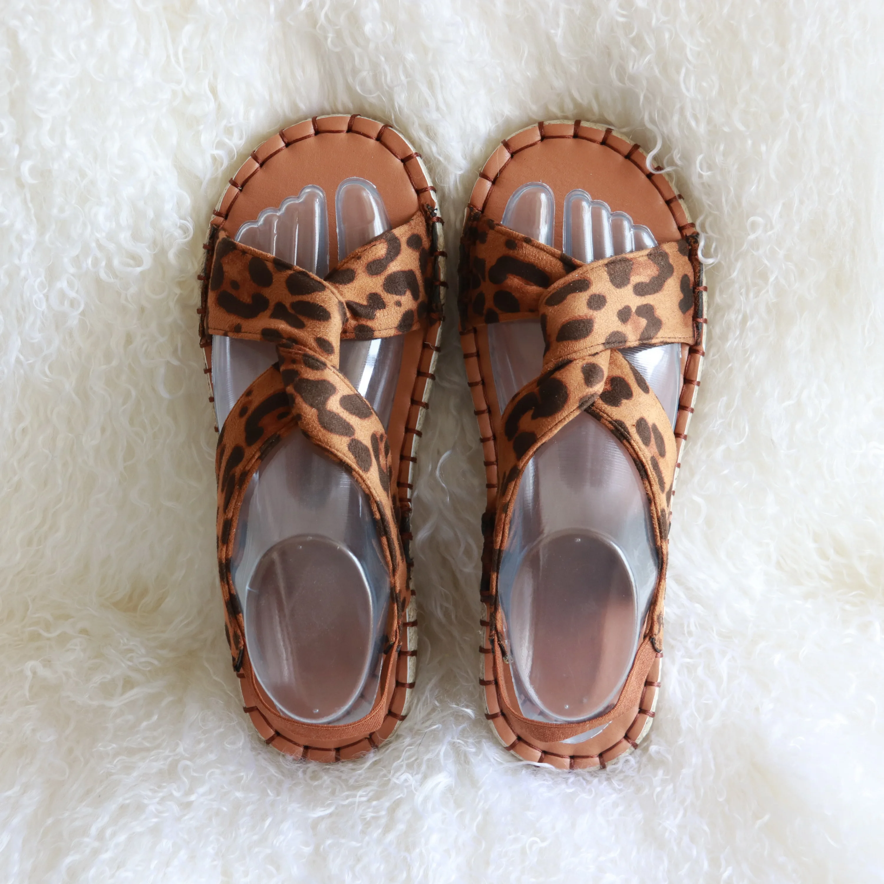 New Arrival Summer Beach Fashion Open Toe Cross PU Straps Flat Slippers Sandals
New Arrival Summer Beach Fashion Open Toe Cross PU Straps Flat Slippers Sandals